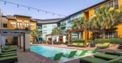 Sleek Condo w Pool & Gym |Central Uptown
