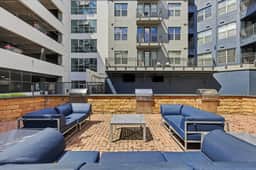 Sleek Condo w Pool & Gym |Central Uptown - Image 2