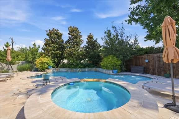 Luxury Dallas Retreat Pool & Putting Green - Image 1