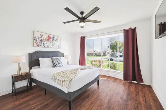 Spacious 4-BR Home Near Allen Outlets & Dining - Image 2