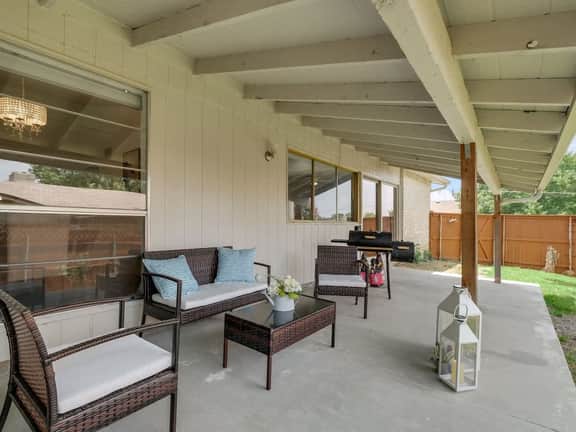 Remodeled 3 bedroom with central location Carrollton - Image 5