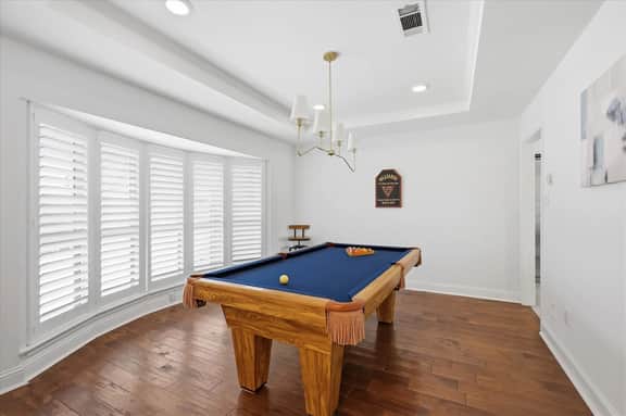 Luxury Dallas Retreat Pool & Putting Green - Image 5