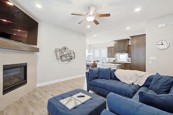 3 BR Modern Stay minutes away from DFW Airport - Image 1