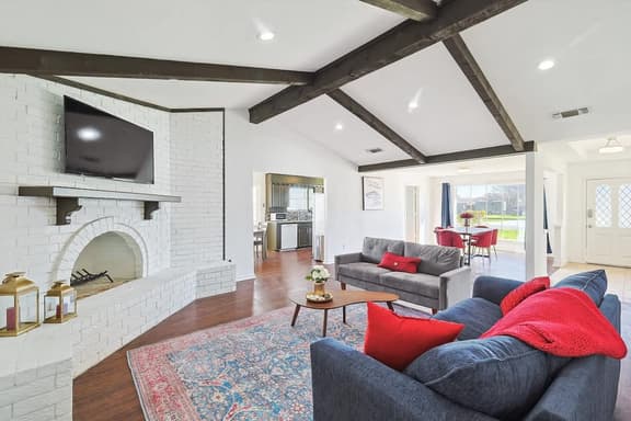 Spacious 4-BR Home Near Allen Outlets & Dining - Image 1